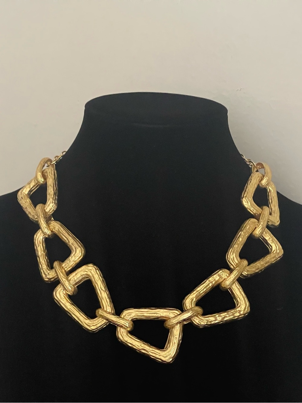Textured hammered 24k Gold plated Geometric Link chain necklace. N58025